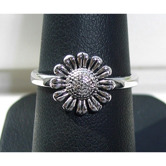 925 STERLING SILVER Dainty Little Sunflower Ring - Picture 2 of 16